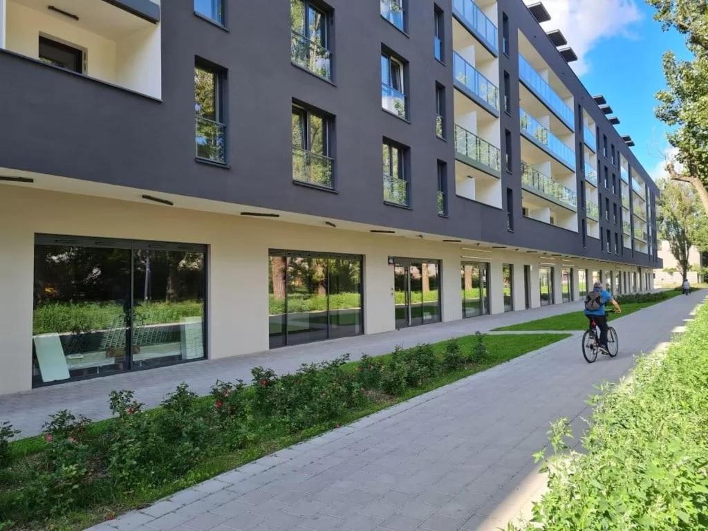 Manufaktura Residence - Apartamenty Prestiz Z Garazem Podziemnym I Dwoma Lazienkami Lodz  Exterior photo